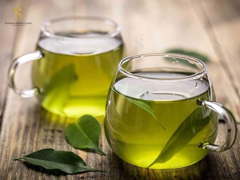 Lá trà xanh giúp giảm đau răng hàm hiệu quả